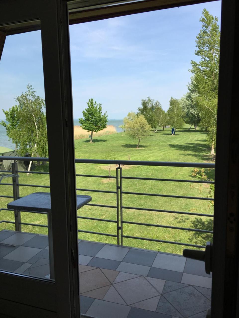 Beach Resident Balatonszemes Exterior photo