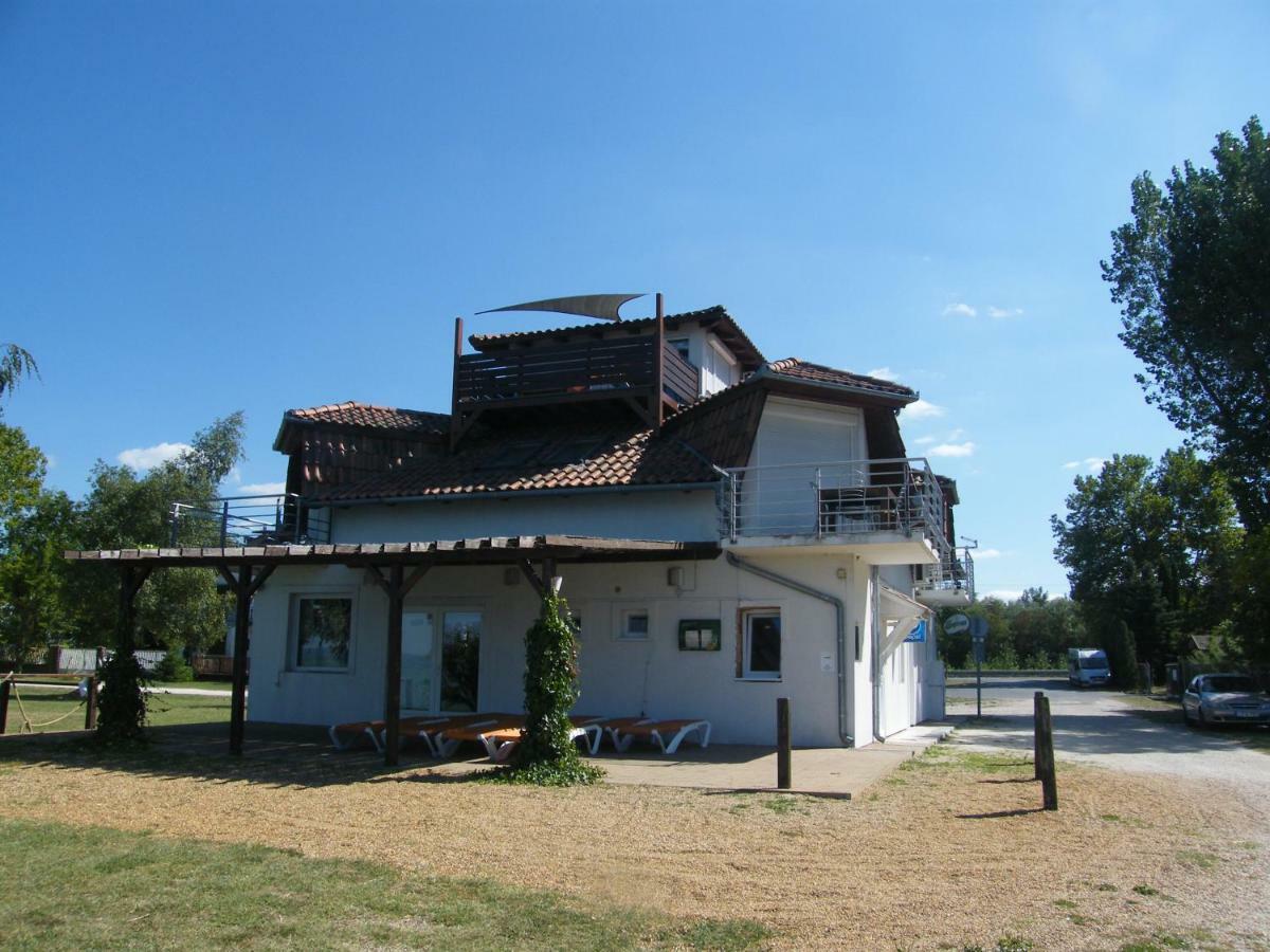 Beach Resident Balatonszemes Exterior photo